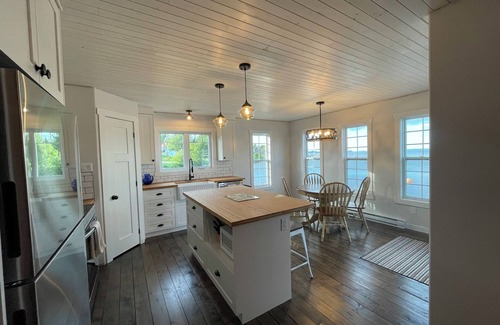 Embree House | Oceanfront Cottage with Ocean Views - Guest Rated 10/10!