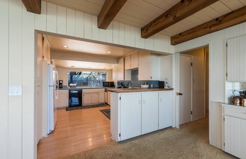 San Simeon House | Oceanfront Vintage Nautical Retreat at Titus Point