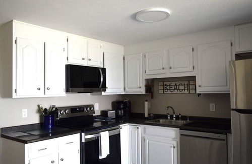 Old Orchard Beach Condo | Oceanfront Condo with Loft & Family-Friendly Amenities