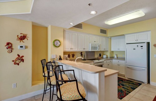 Thomas Drive Condo | Oceanfront Condo with Inviting Balcony - Unit 0306 Awaits