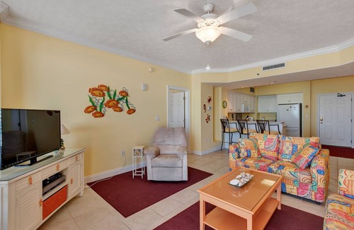 Thomas Drive Condo | Oceanfront Condo with Inviting Balcony - Unit 0306 Awaits
