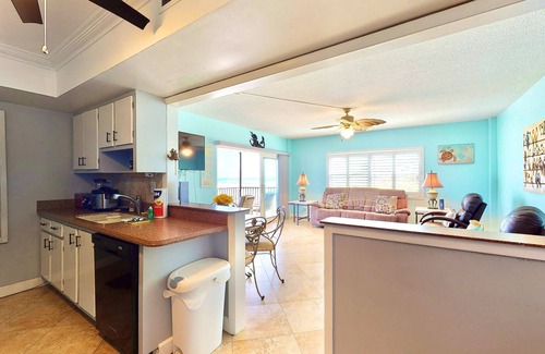 South Patrick Shores Condo | Oceanfront Condo with Pool and Ocean View Near the Beach
