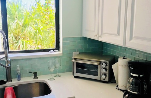 Juno Beach Condo | Oceanfront Condo with Heated Pool & Spa - Sleeps 6