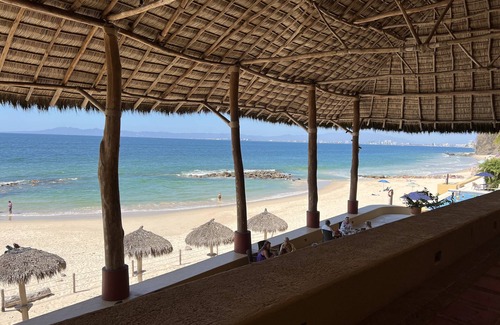 South Shore Hotel Area Condo | Oceanfront Condo with Panoramic Beach Views & Top Amenities