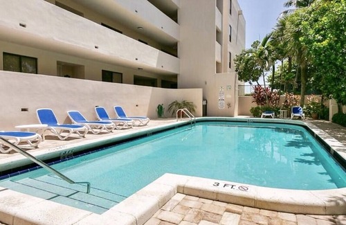 Juno Beach Condo | Oceanfront Condo on the beach 2bed 2ba renovated ocean views heated pool hot tub