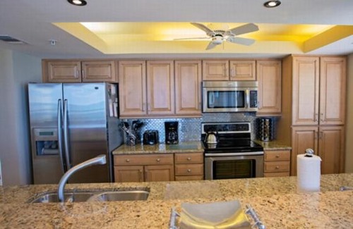 Park Shore Apartment | Oceanfront Condo with Pool - Perfect for Families!