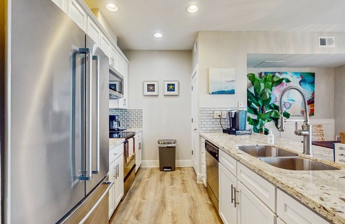 Red Fish Cove Condo | Pet-Friendly Oceanfront Condo with Pool & Hot Tub Access