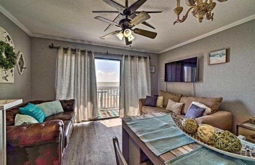 North Beach Apartment | Beachside Corpus Christi Condo with Pool and Ocean Views