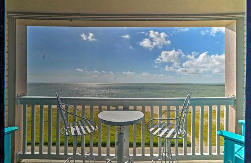 North Beach Apartment | Beachside Corpus Christi Condo with Pool and Ocean Views