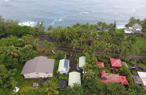 Kehena Beach Estates House | Oceanfront Cottage Steps from Kalapana Lava Flows