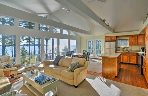 Milbridge Cottage | Oceanfront Cottage with Spa & Breakfast - 9.6/10 Rated!