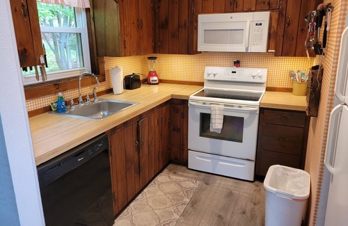 Hall Quarry Cottage | Oceanfront Cottage with Breathtaking Acadia Mountain Views