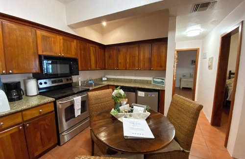Antoneys Cay House | Beachfront Turtle Casa Suite: Dive, Snorkel & Kayak!