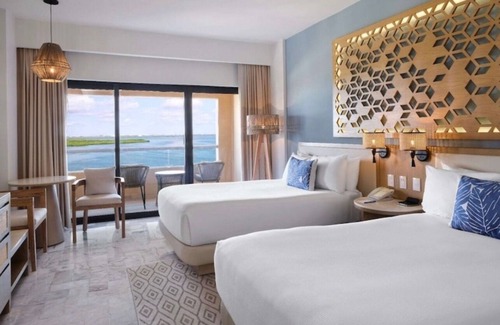 Zona Hotelera Hotel | Oceanfront Dual-Suite Retreat - Wyndham Grand Cancun Resort