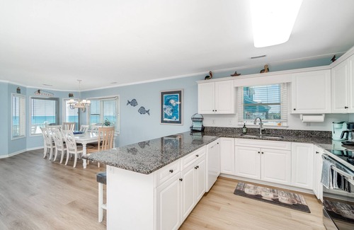 Emerald Isle House | Oceanfront Duplex: Unforgettable Sunset Views Await
