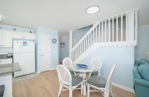 Emerald Isle House | Oceanfront Duplex: Unforgettable Sunset Views Await