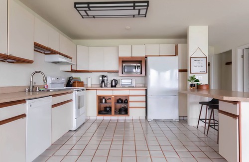 Kapoho House | Oceanfront Private Flat with Pool Steps from the Beach
