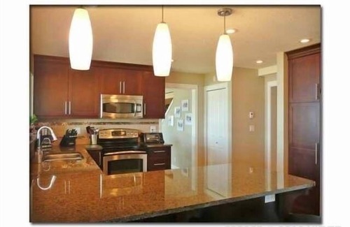 Campbell River House | Oceanfront Executive: Family-Friendly Retreat Near Downtown