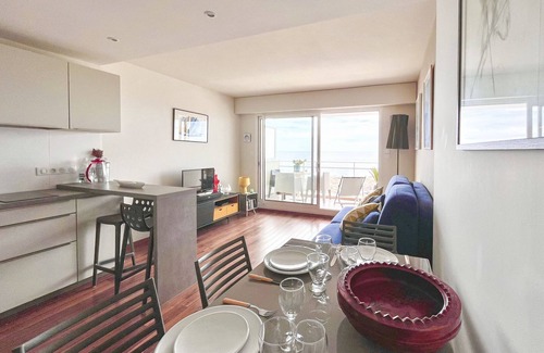 La Chaume Apartment | Relaxing Oceanfront Studio with Pool & Spa in La Chaume