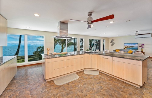 Kahalu u House | Oceanfront Retreat in Kaneohe with Spa & Family Amenities