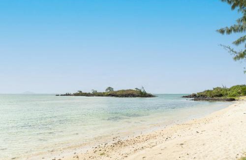 Grand Gaube Apartment | Oceanfront Getaway Grand Gaube