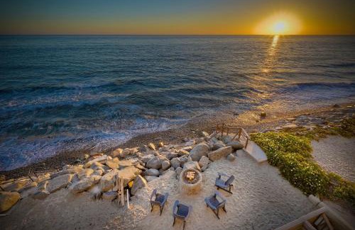 South Oceanside House | Oceanfront Getaway, Private Beach, Fire Pit, 5BR