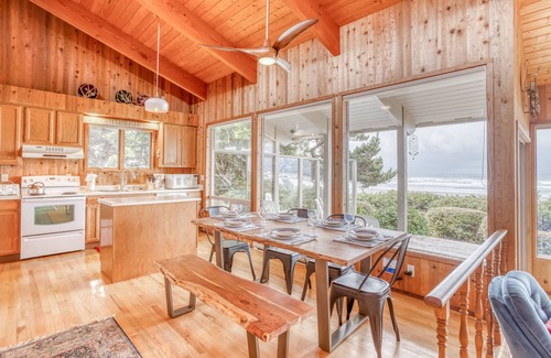 Seal Rock House | Oceanfront Retreat with Breathtaking Views and Spa Amenities
