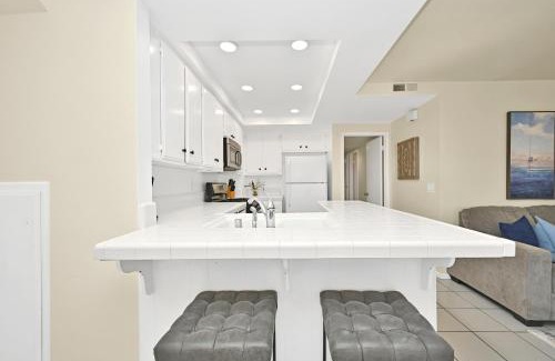 Balboa Peninsula House | Cozy Oceanfront Home with Giant Patio and Spectacular Views