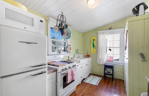 Charleston County House | Oceanfront Pet-Friendly Retreat with Ocean View and Breakfast