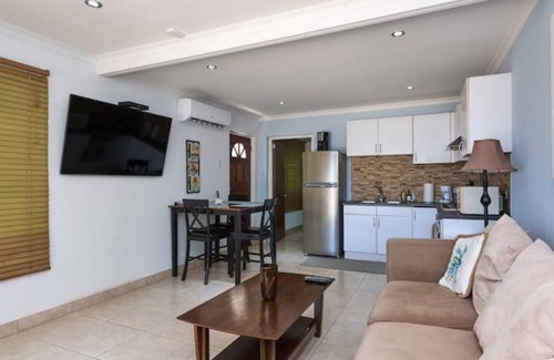 Malmok House | Intimate Honeymoon Suite with Spa and Hot Tub Amenities