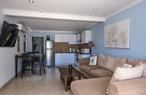 Malmok House | Intimate Honeymoon Suite with Spa and Hot Tub Amenities