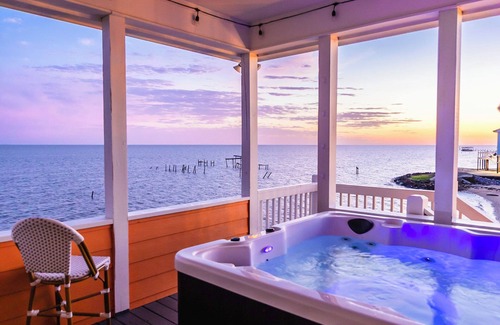 Ocean Springs House | Oceanfront, Hot tub, Firepit, Kayaks, Dog-Friendly