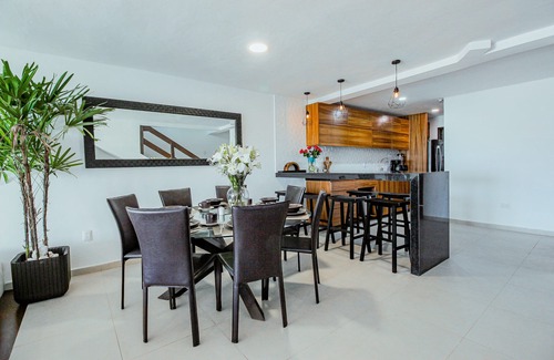 Puerto Juarez House | Oceanfront House in Cancun with Private Pier and Pool