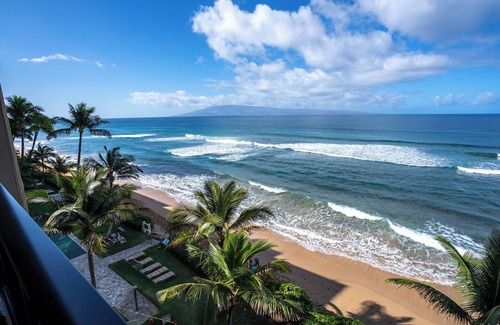 Honokowai Condo | Oceanfront Kaanapali Studio with Pool & Spa - 10/10 Rating