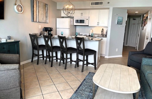 Myrtle Beach Condo | Oceanfront King Bed with Kitchen & Million Dollar Views