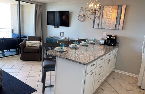 Myrtle Beach Condo | Oceanfront King Bed with Kitchen & Million Dollar Views