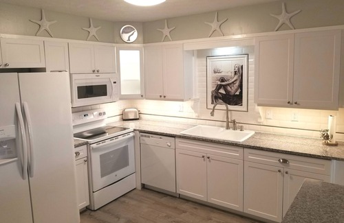 Rodanthe Condo | Oceanfront Bliss: 10/10 Rated with Pool & Beach Access