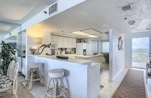 New Smyrna Beach Apartment | Oceanfront Highrise Condo with Pool and Spa Amenities