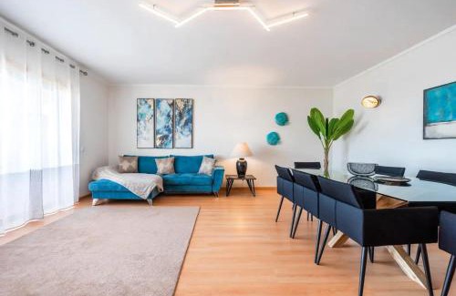 Olhao Apartment | Oceanfront Getaway: Breathtaking Views & Inviting Pool