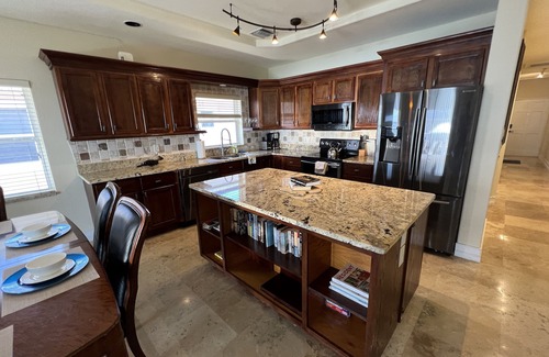 Northwest Point Condo | Intimate Oceanfront Retreat with Pool and Spa Amenities