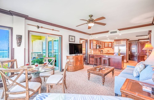 Wailua Condo | Impressive Oceanfront Retreat with Pool and Hot Tub