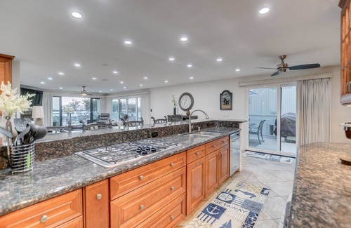 South Mission Beach Condo | Oceanfront Escape with Spa & Ocean Views - Book Now!