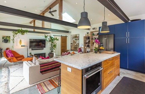 Central Malibu House | Oceanfront Malibu Retreat: Luxury Guest House and Creative Studio