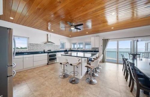 George Town House | Oceanfront Mansion with Heated Infinity Pool & Spa