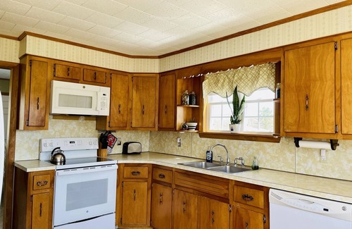 Stockton Springs House | Oceanfront Maine Getaway – Family-Friendly Retreat!