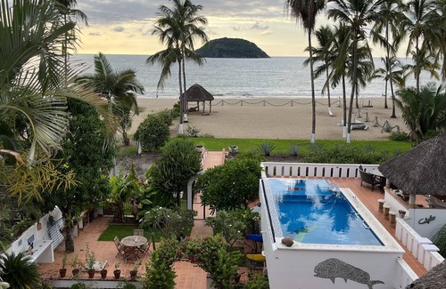 Rincon de Guayabitos Apartment | Oceanfront Studio Apartment with Breakfast Included