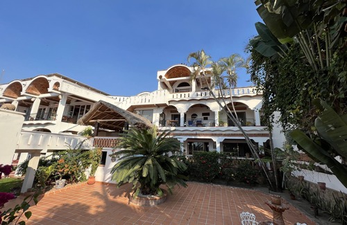Rincon de Guayabitos Apartment | Oceanfront Studio Apartment with Breakfast Included