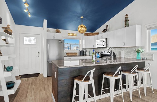 Surf City House | Experience Oceanfront Bliss with Hot Tub & Pet-Friendly Perks