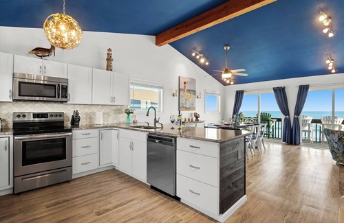 Surf City House | Experience Oceanfront Bliss with Hot Tub & Pet-Friendly Perks