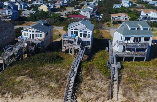 Duck House | Oceanfront Escape at BB14: Private Beach Access & 10/10 Rating